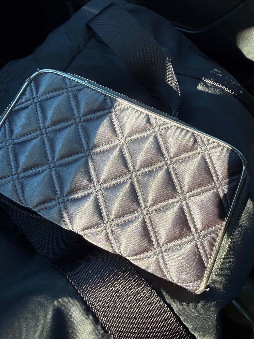 Marc Jacobs Metallic Silver Leather Zip Wallet
